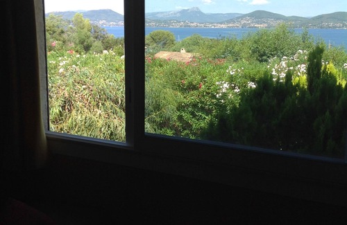 Giens Apartment | Charming studio with sea view