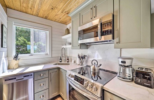 Sugar Mountain Apartment | Charming Sugar Mountain Escape - Book NOW for the 25-26 Ski Season!