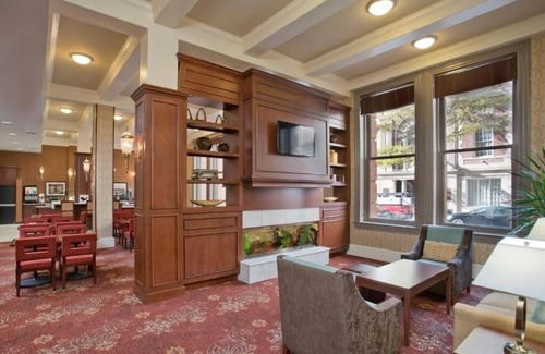 Downtown Baltimore Hotel | Charming Suite Perfect for Family Adventures Near USS Constellation