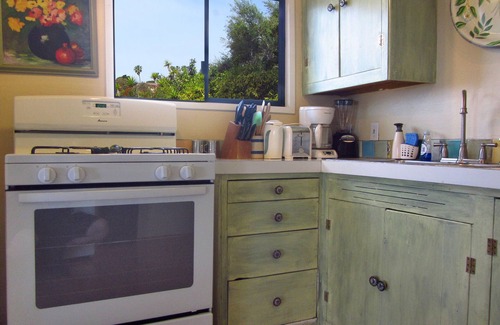 Santa Barbara Cottage | Charming Summerland Beach Cottage with Ocean View.walk to town and beach!
