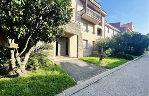 Collioure Apartment | Charming T2 Apartment in Collioure with Terrace, Parking, Pet-Friendly, and Tennis Court