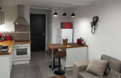 Laveyron Apartment | Charming T2 apartment in villa with spa