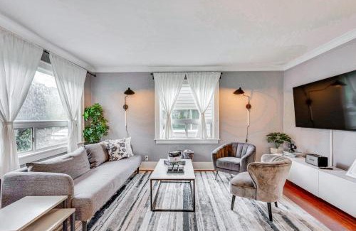 Hilltop House | Charming Tacoma Vacation Rental 2 Mi to Downtown!