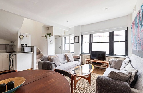 Kensal Green House | Charming Three Bedroom House in Kensal Green