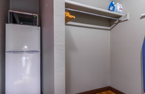 Amarillo House | Charming Townhome - Suite 1 - Travel Nurse Ready