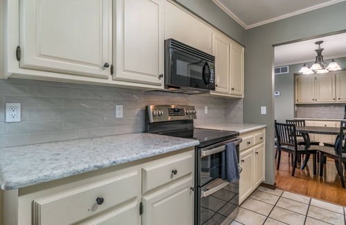 Amarillo House | Charming Townhome with Three Master Suites