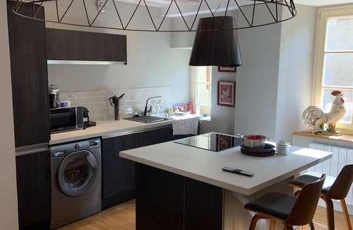 Chaudes-Aigues House | Charming townhouse with home cinema and whirlpool bath