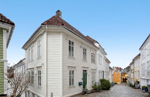 Bergen City Centre Apartment | Charming Townhouse - Walk Everywhere!