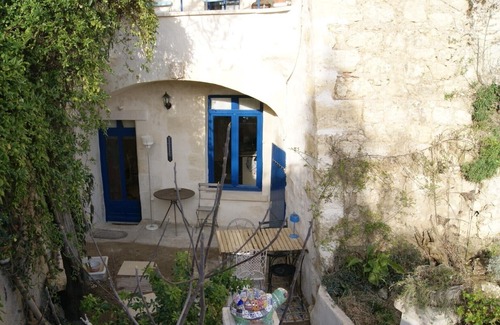 Amboise Cottage | Charming troglodyte loft at the foot of Château d'Amboise