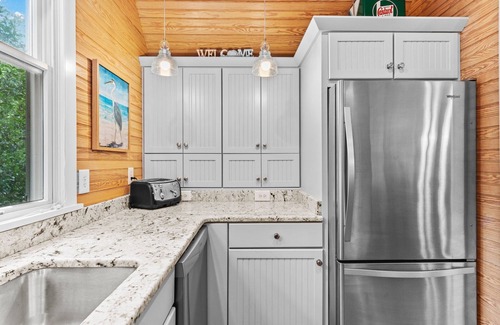 Cape Fear Station House | Charming two-bedroom cottage near East Beach