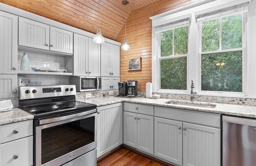 Cape Fear Station House | Charming two-bedroom cottage near East Beach