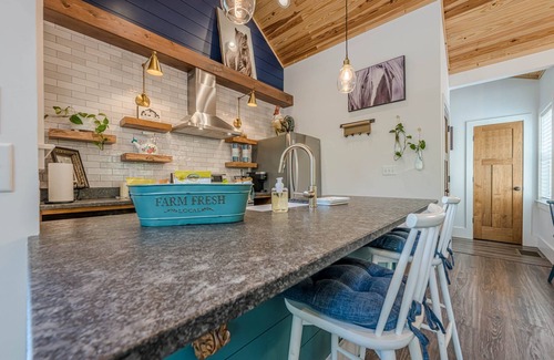 Tate House | Charming Unique Stay surrounded by nature and horses!