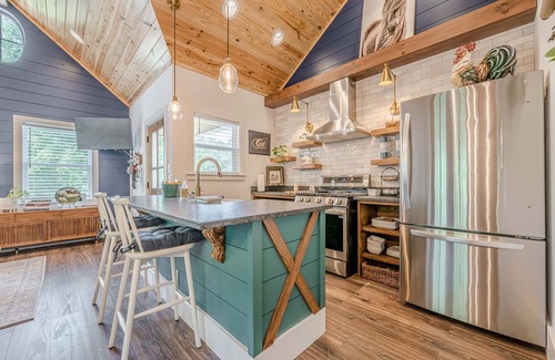 Tate House | Charming Unique Stay surrounded by nature and horses!