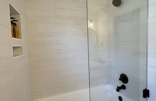 West Riverside House | Charming Uptown shotgun centrally located near to Audubon Park & Magazine Street