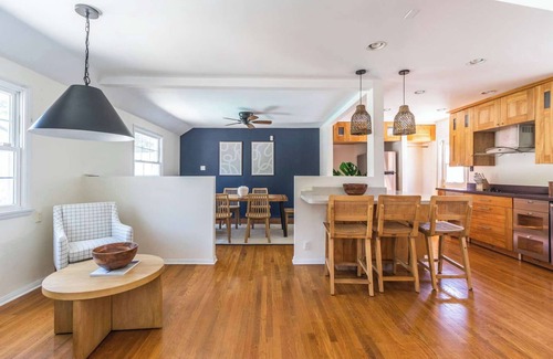 West Los Angeles House | Charming Urban Cottage with Private Pool in West LA