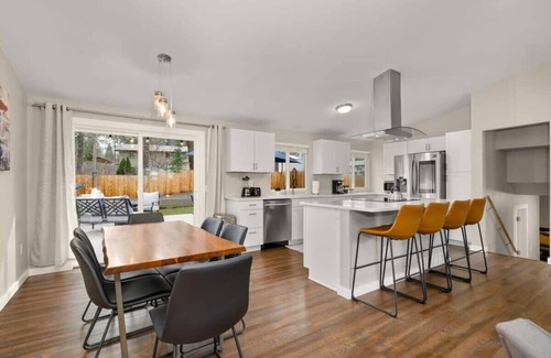 Spokane Valley House | Charming Valley Home I Hot Tub Getaway