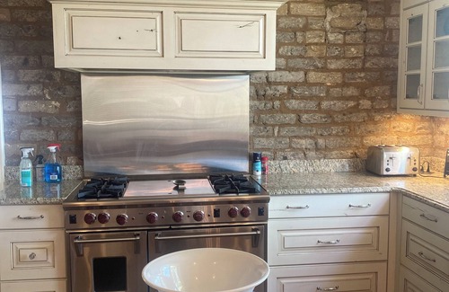 St. George Cottage | Charming Victorian Cottage - historic district. Nice view, quiet neighborhood.