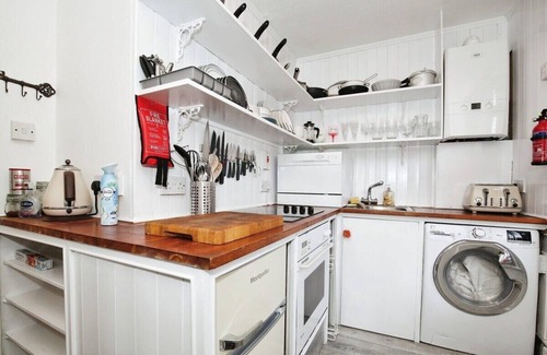 Golborne Apartment | Charming Victorian Home in Westminster