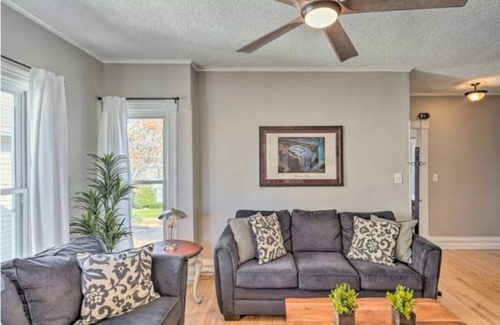 Glens Falls House | Charming Victorian apt ~ 1 mi to dtwn Glens Falls