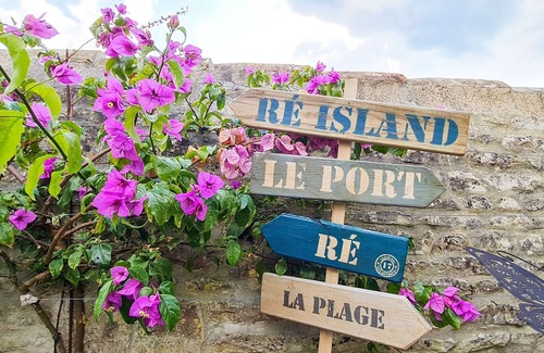La Couarde-sur-Mer House | Charming villa in the heart of Village with yard