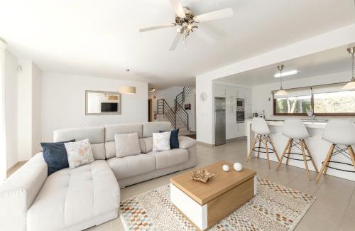 Casalinho Villa | Charming Villa Óbidos by LovelyStay