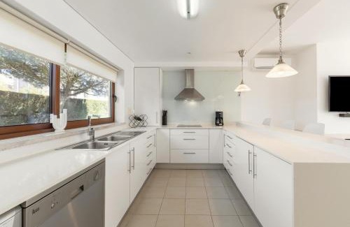 Casalinho Villa | Charming Villa Óbidos by LovelyStay