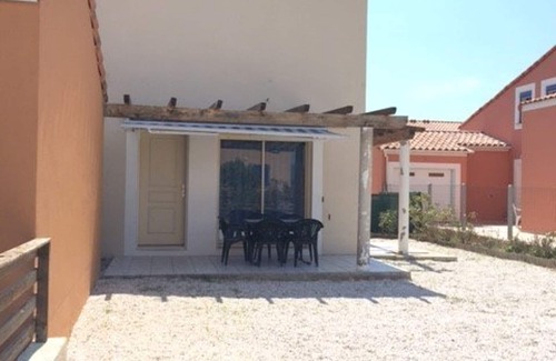 Leucate Villa | Charming Villa 2BR, Sleeps 6, Terrace, 800m to Port & Shops, No Pets