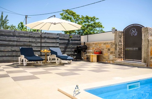 Muntrilj Villa | Charming Villa Casa E&J with Private Pool for up to 4 Guests