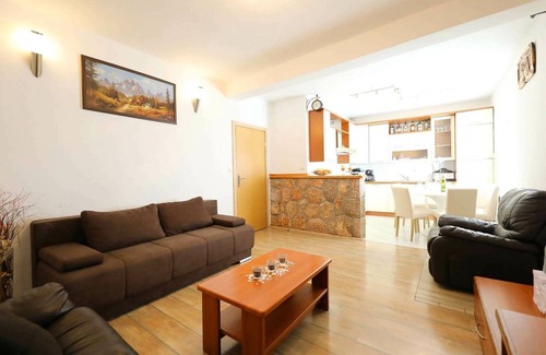 Policnik Villa | Charming Villa in Poličnik with Swimming Pool