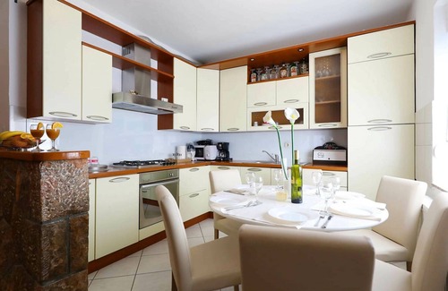 Policnik Villa | Charming Villa in Poličnik with Swimming Pool