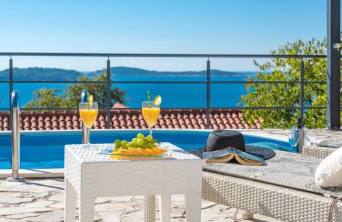 Plat House | Charming Villa Svagusa with Sea View