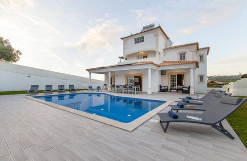 Albufeira Villa | Charming villa w/BBQ & heatable pool, Albufeira