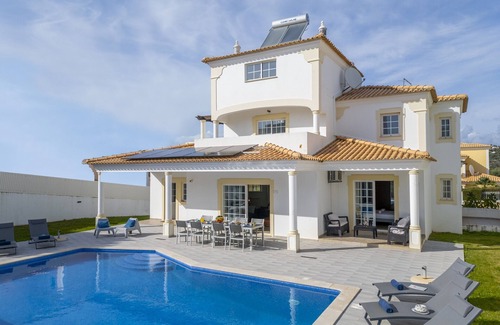 Albufeira Villa | Charming villa w/BBQ & heatable pool, Albufeira