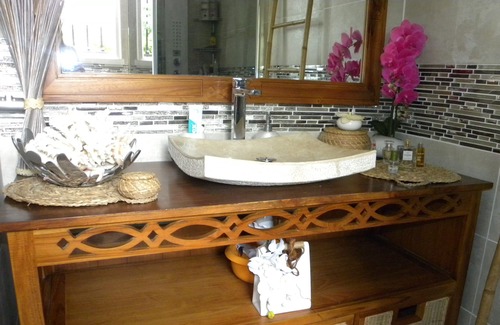 Villefranque Villa | Charming villa with heated pool in lush greenery 15 km from the beach