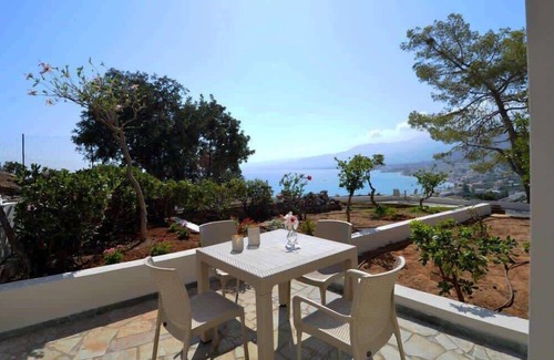 Stalida House | Charming Villa with Private Terrace & Sea View