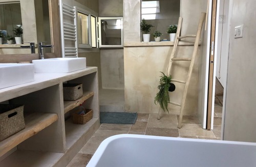 Allauch Villa | Charming villa with swimming pool nestled in the pine forest