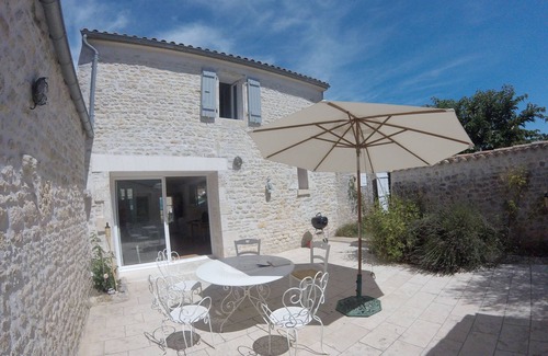 Dolus-d'Oleron House | * Charming village house with heated pool on the sunny Oléron Island *