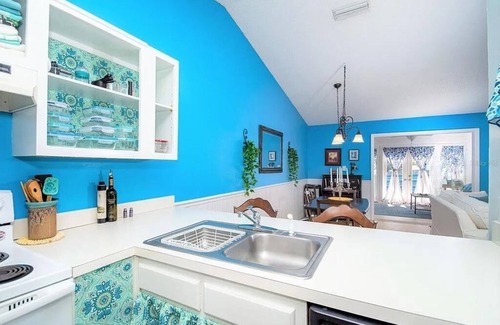 Tarpon Springs Villa | Charming Vintage Haven- Sponge Docks and Beaches Nearby!