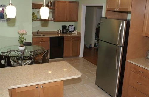 South Chatham House | Charming Walk to Beach Chatham-Bayview Cottage 3 BR-Central A/C; Wi-Fi