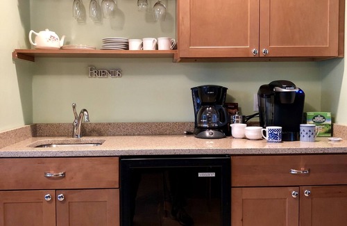 South Chatham House | Charming Walk to Beach Chatham-Bayview Cottage 3 BR-Central A/C; Wi-Fi