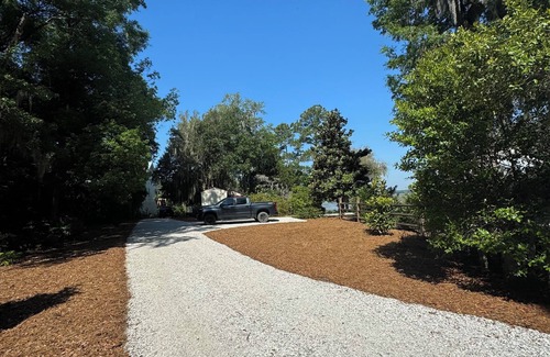 Beaufort Cottage | Charming waterfront 2 bed/2bath cottage with dock centrally located