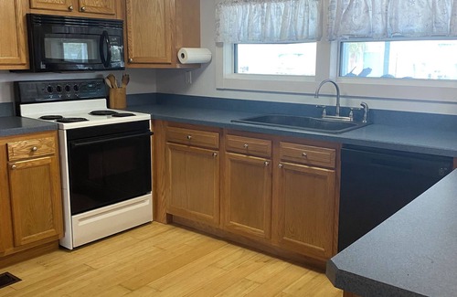 Cedar Key House | Charming waterfront 2 bedroom with bonus room that sleeps 8 in scenic Cedar Key