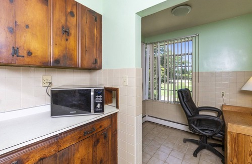 Willoughby Spit Cabin | Charming Waterfront 3 Bedroom Cabin by RedAwning