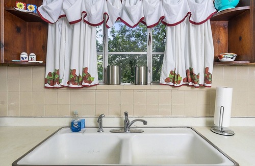 Willoughby Spit Cabin | Charming Waterfront 3 Bedroom Cabin by RedAwning