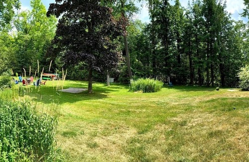 Havelock-Belmont-Methuen Cottage | Charming waterfront retreat nestled on the serene shores of Oak Lake.