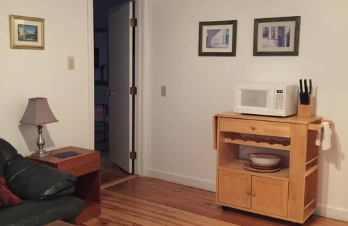 Provincetown Condo | Charming West End 1 Bd 1st Fl - Steps to Beach - With Private Parking