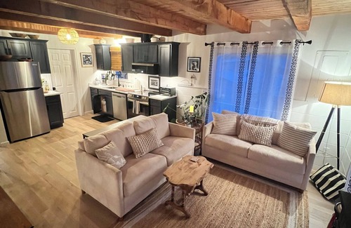 West Harwich House | Charming West Harwich Cottage, Newly Renovated, cozy but convenient location