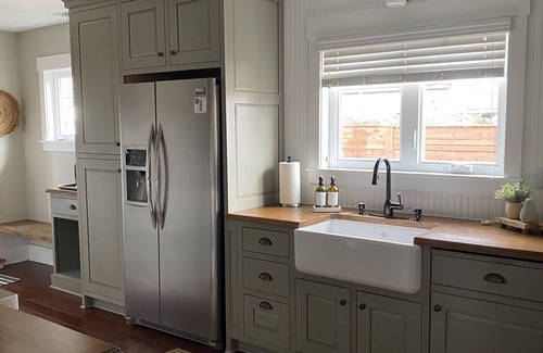 Carlton Cottage | Charming Wine Country Cottage! Just 2 blocks from the heart of Carlton.