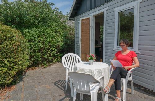 Anjum House | Charming wooden cottage Madelief 4p close to Lake Lauwersmeer
