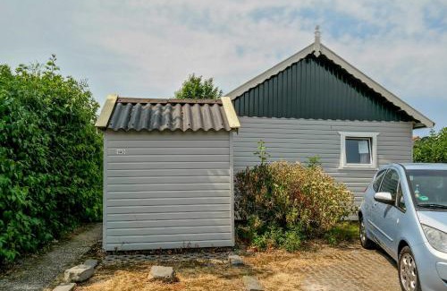 Anjum House | Charming wooden cottage Madelief 4p close to Lake Lauwersmeer